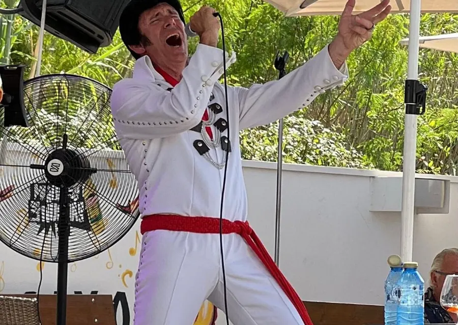 Actuación en vivo en Saxo Disco Garden en Moraira